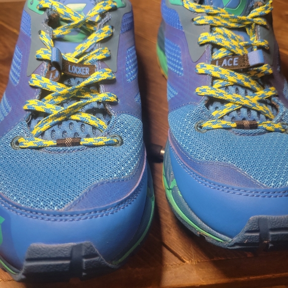 Womans Size 7.5 Trail/Walking/Running Shoes plus - Picture 3 of 15